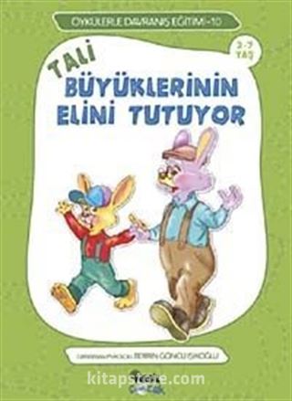 Tali Büyüklerinin Elini Tutuyor