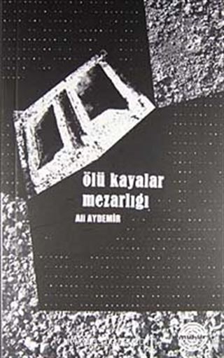 Ölü Kayalar Mezarlığı