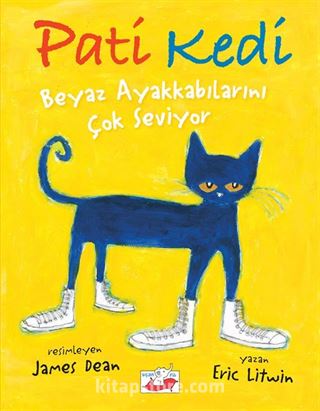 Pati Kedi Beyaz Ayakkabılarını Çok Seviyor