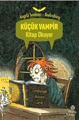 Küçük Vampir Kitap Okuyor