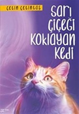 Sarı Çiçeği Koklayan Kedi